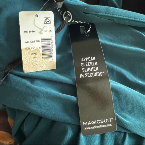 NWT Miraclesuit Romper Swimsuit - Bianca One-Piece 18W - Picture 10 of 10